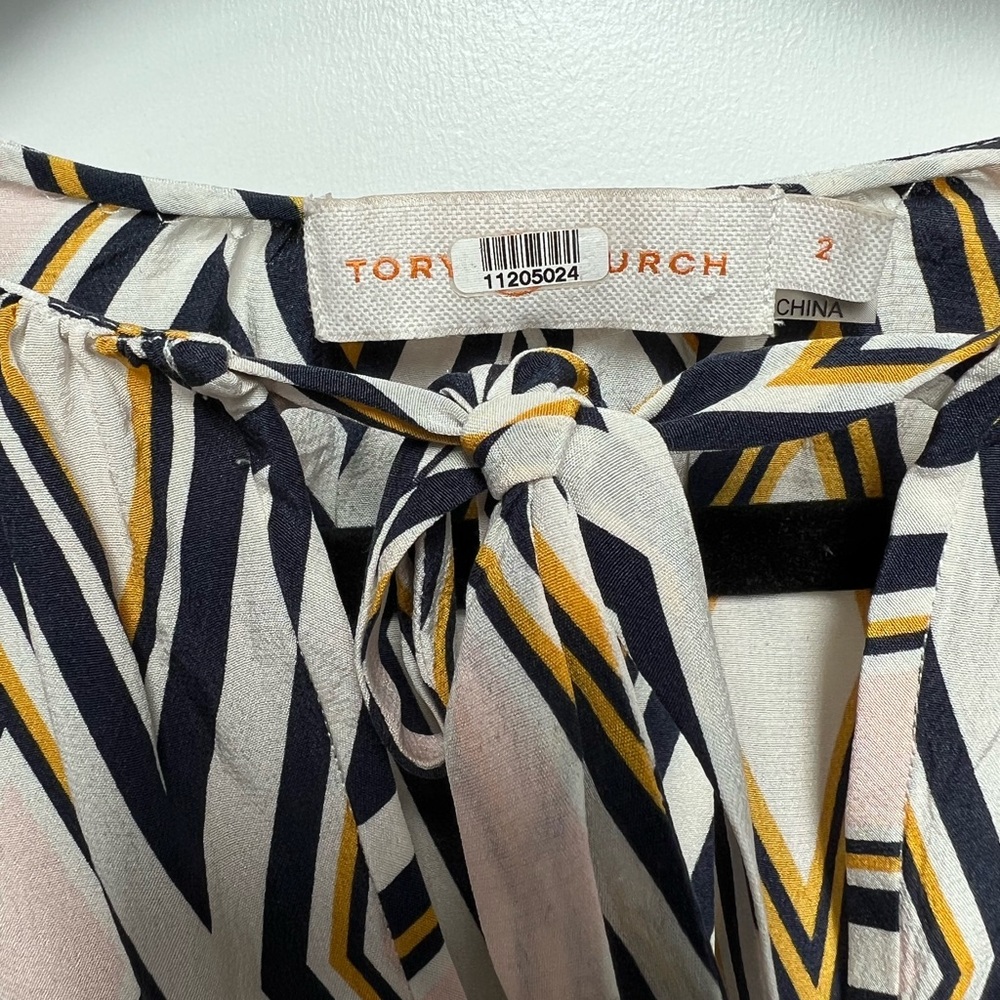 TORY BURCH JESS DIAMOND PRINT SLEEVELESS SILK TOP, IVORY - Size 2 - Picture 4 of 4